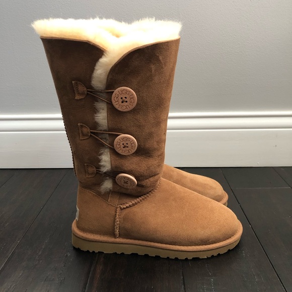 UGG Bailey Button Triplet Genuine Shearling Boot - Picture 4 of 7